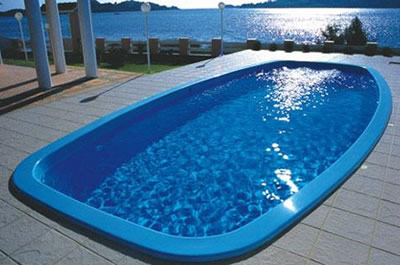 Piscina de Fibra, de Vinil, ou de Alvenaria. Construir piscina